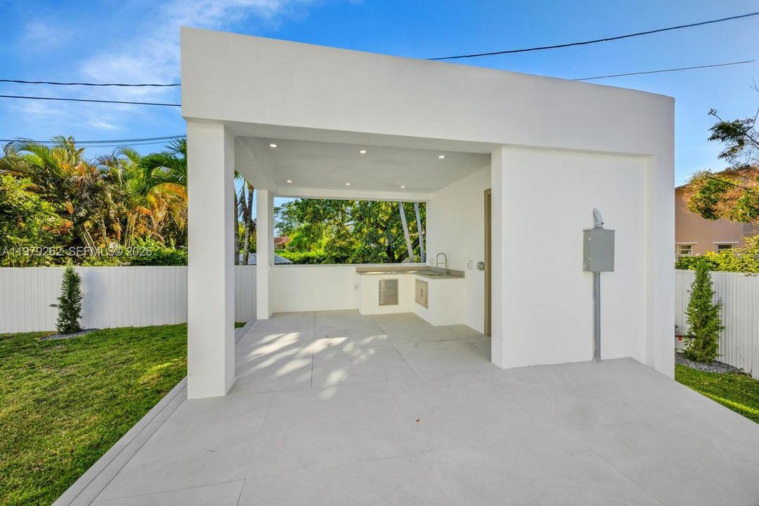 Activo con contrato: $1,295,000 (4 camas, 3 baños, 2634 Pies cuadrados)