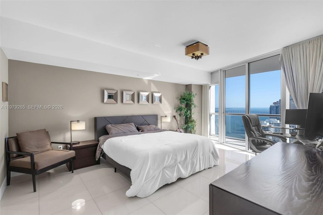 For Sale: $609,000 (1 beds, 1 baths, 1035 Square Feet)