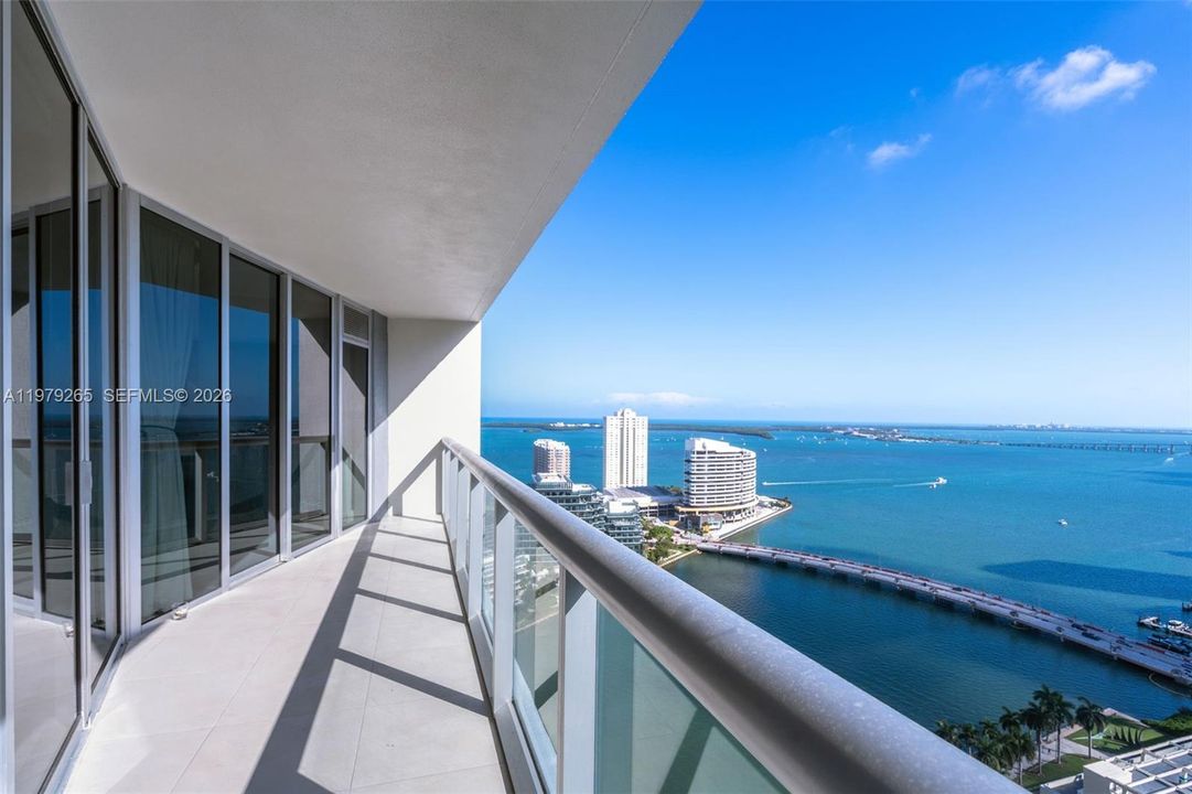 For Sale: $609,000 (1 beds, 1 baths, 1035 Square Feet)