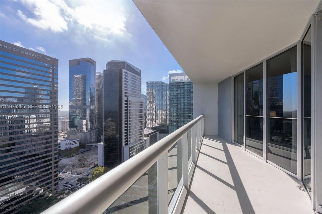 For Sale: $609,000 (1 beds, 1 baths, 1035 Square Feet)