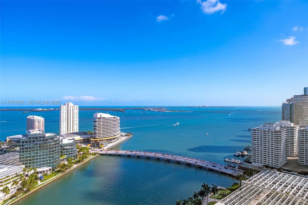 For Sale: $609,000 (1 beds, 1 baths, 1035 Square Feet)