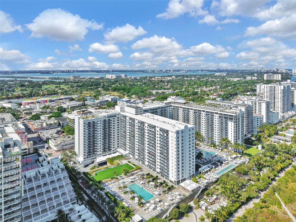 For Sale: $1,425,000 (1 beds, 1 baths, 880 Square Feet)
