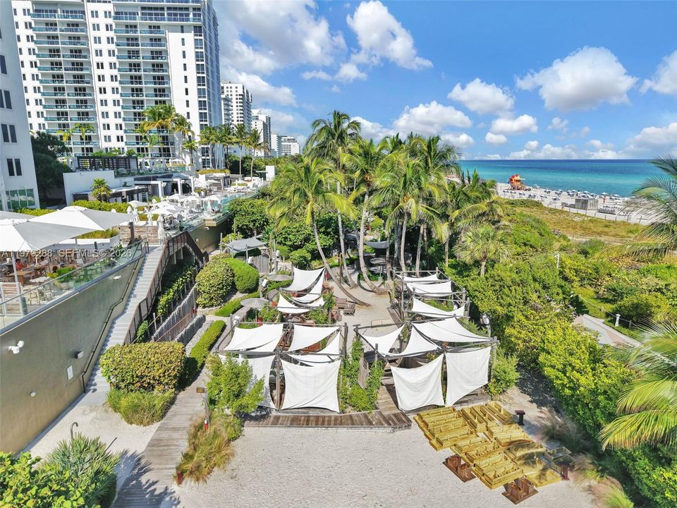 For Sale: $1,425,000 (1 beds, 1 baths, 880 Square Feet)