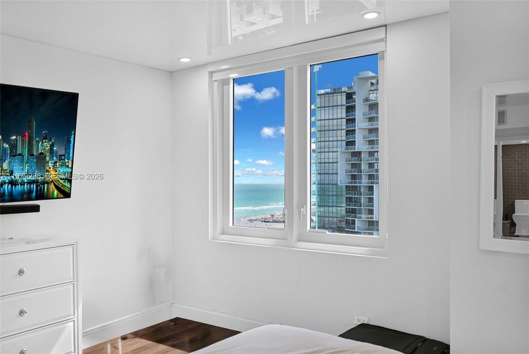 For Sale: $1,425,000 (1 beds, 1 baths, 880 Square Feet)