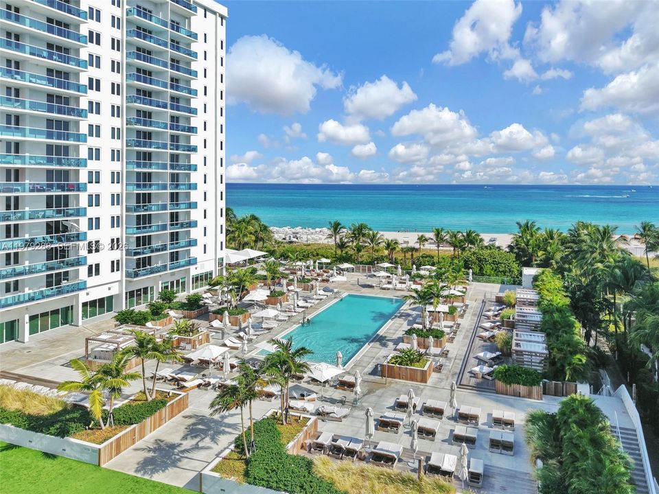 For Sale: $1,425,000 (1 beds, 1 baths, 880 Square Feet)