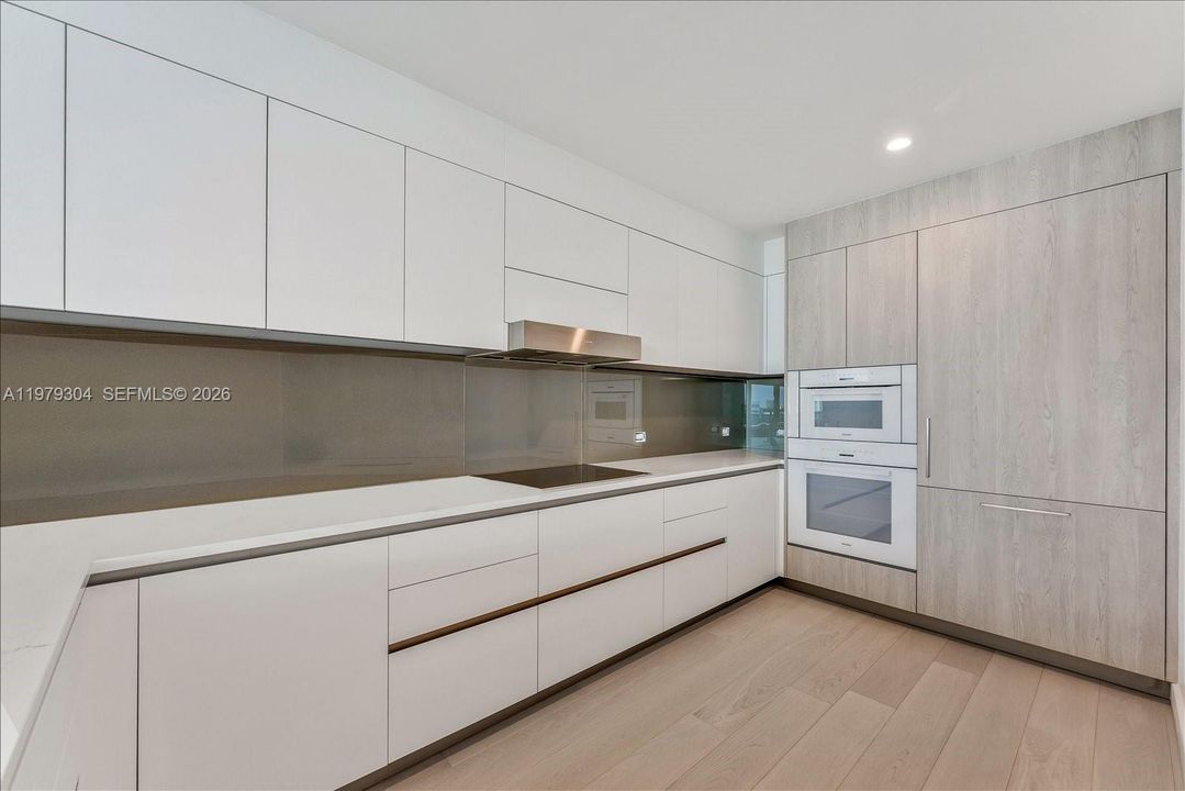 For Sale: $2,675,000 (2 beds, 2 baths, 1851 Square Feet)