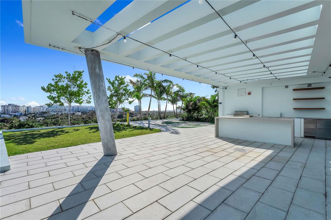 For Sale: $2,675,000 (2 beds, 2 baths, 1851 Square Feet)