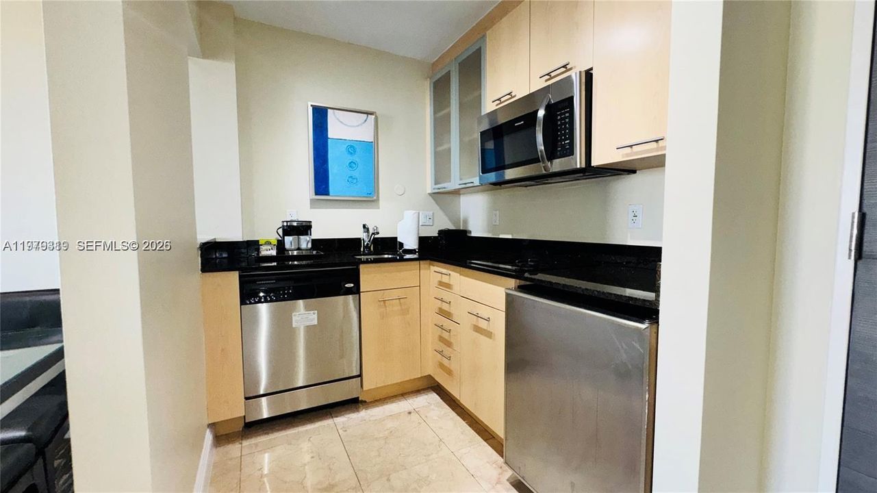 На продажу: $134,999 (1 спален, 1 ванн, 586 Квадратных фут)