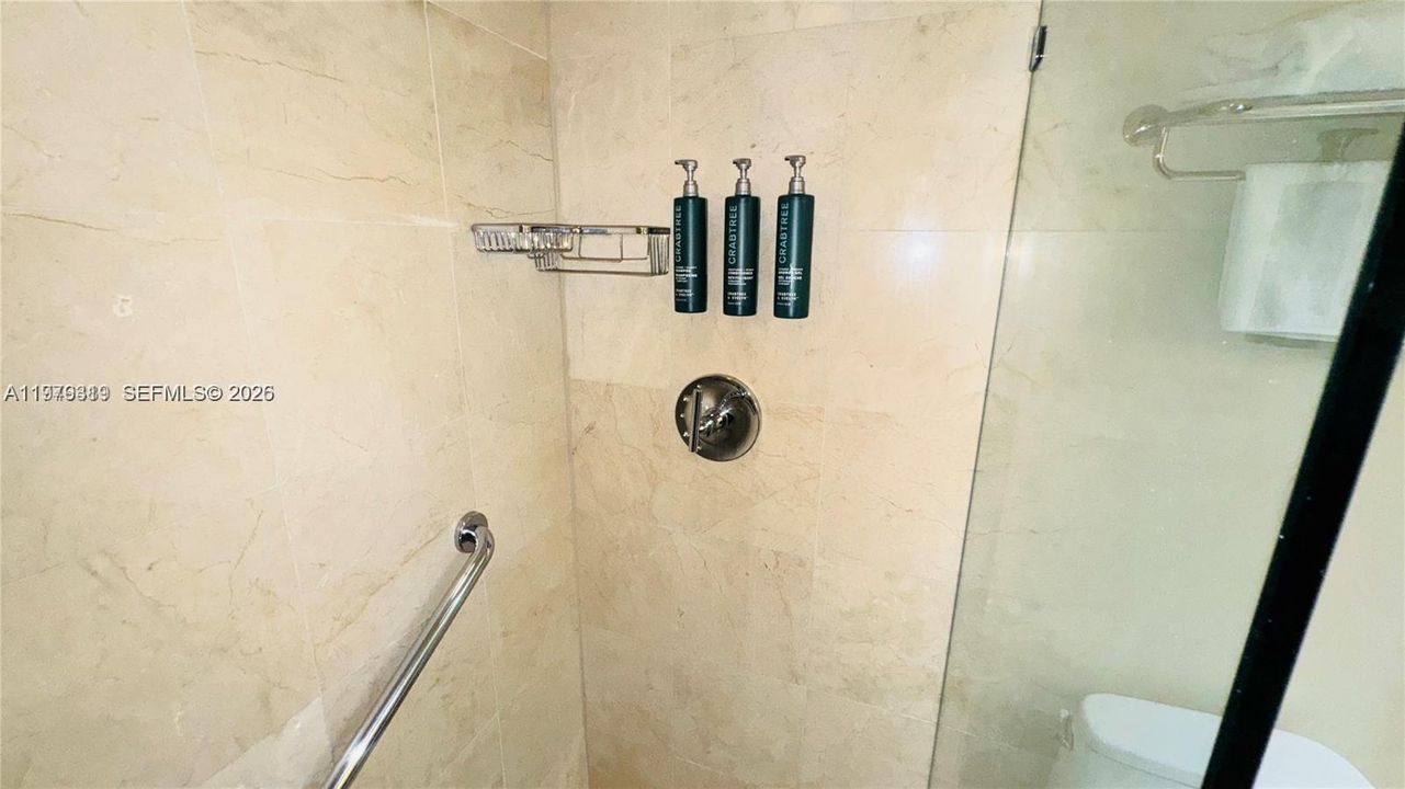 На продажу: $134,999 (1 спален, 1 ванн, 586 Квадратных фут)