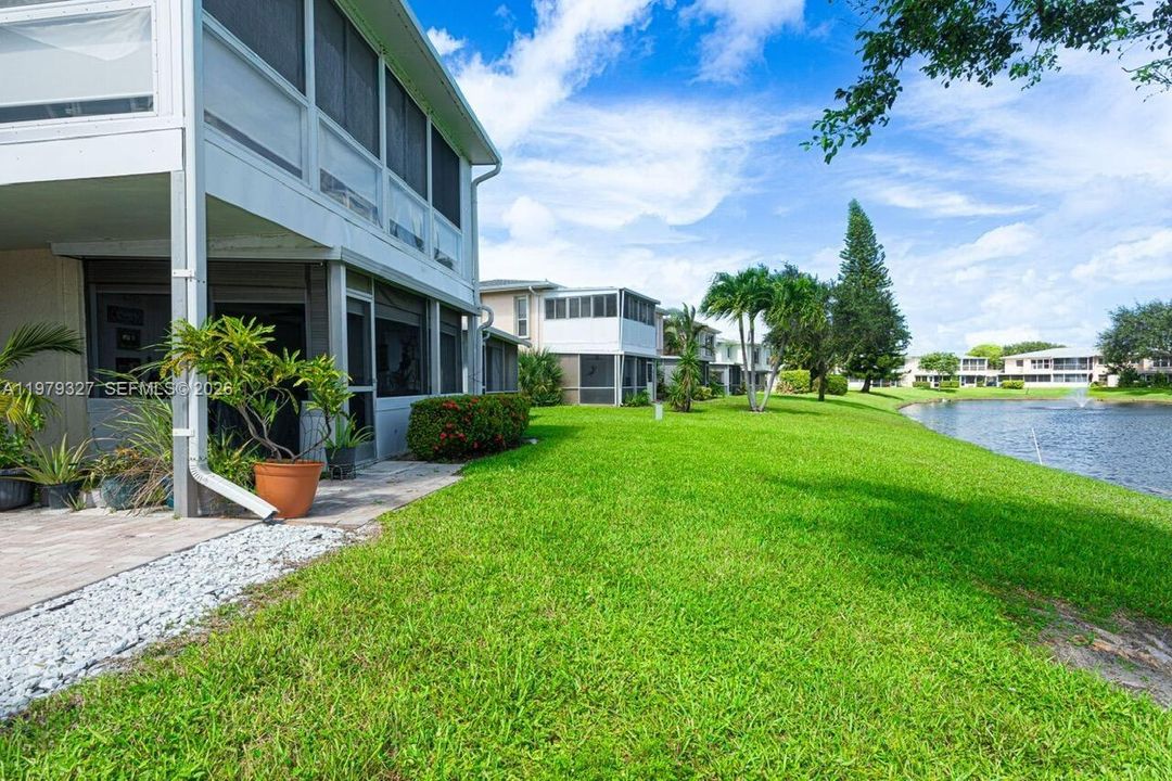For Sale: $225,000 (2 beds, 2 baths, 1148 Square Feet)