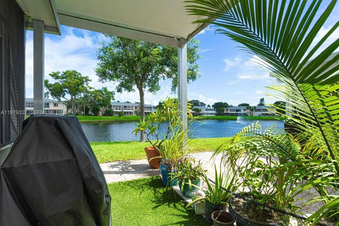 For Sale: $225,000 (2 beds, 2 baths, 1148 Square Feet)