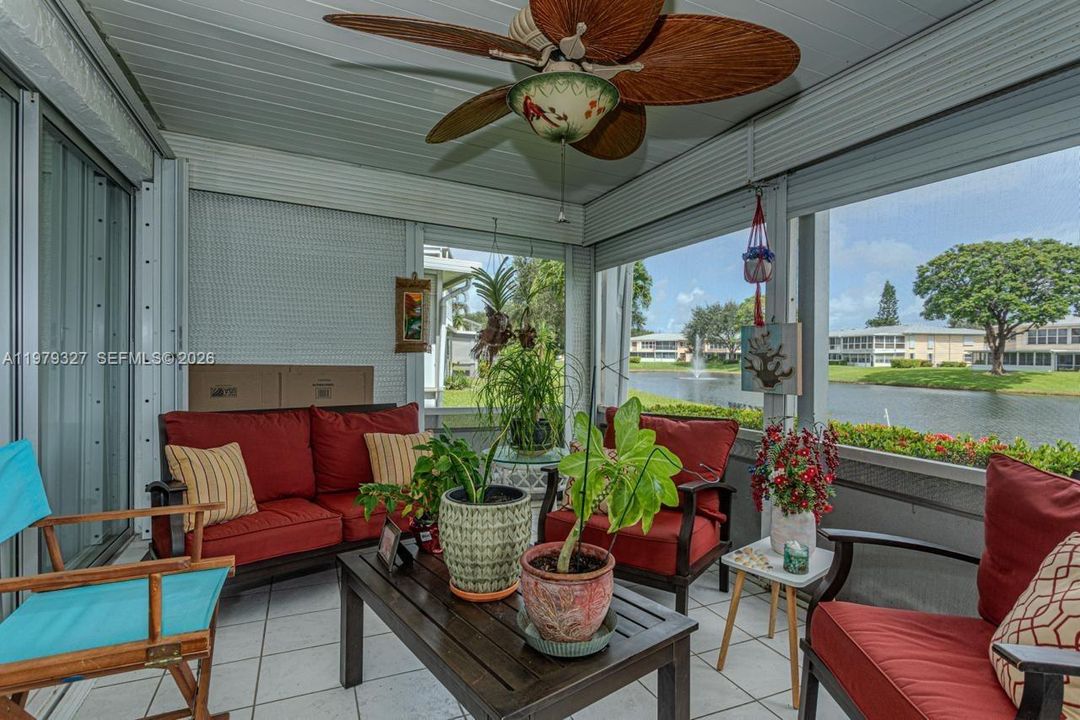 For Sale: $225,000 (2 beds, 2 baths, 1148 Square Feet)