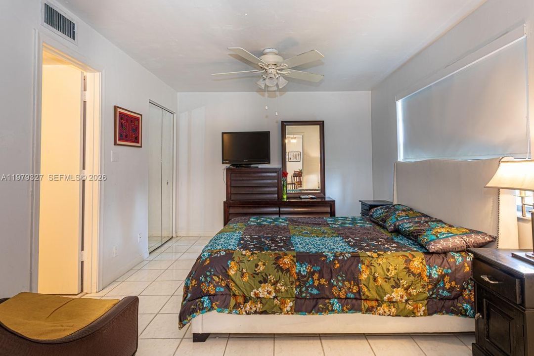 For Sale: $225,000 (2 beds, 2 baths, 1148 Square Feet)