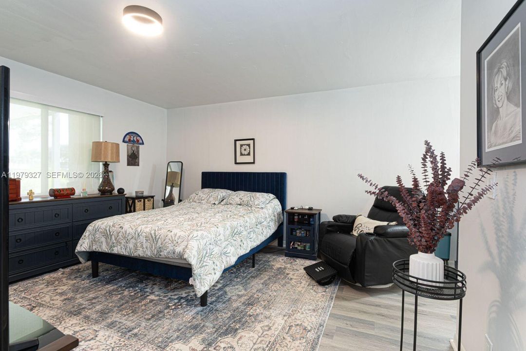 For Sale: $225,000 (2 beds, 2 baths, 1148 Square Feet)