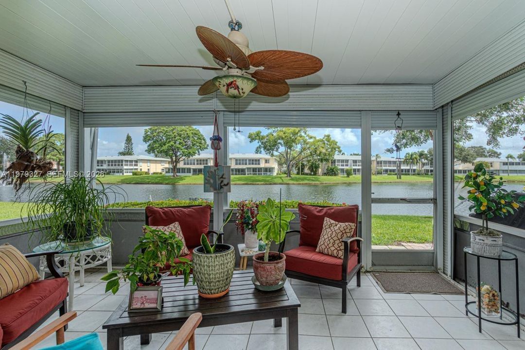 For Sale: $225,000 (2 beds, 2 baths, 1148 Square Feet)