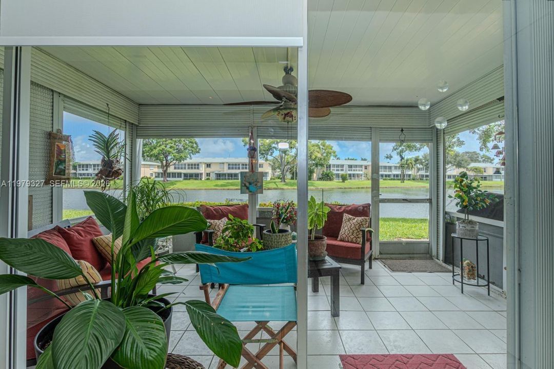 For Sale: $225,000 (2 beds, 2 baths, 1148 Square Feet)