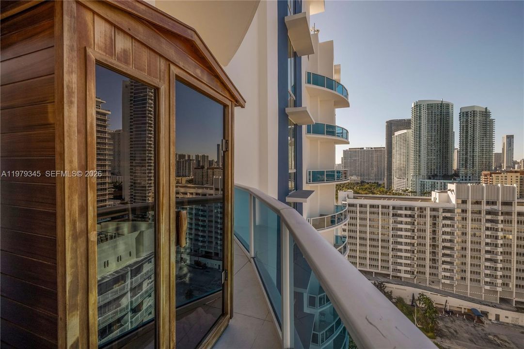 Active With Contract: $1,295,000 (2 beds, 2 baths, 1400 Square Feet)