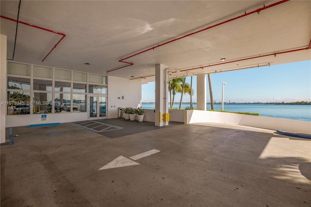 Active With Contract: $1,295,000 (2 beds, 2 baths, 1400 Square Feet)