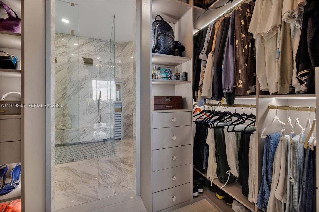 Active With Contract: $1,295,000 (2 beds, 2 baths, 1400 Square Feet)