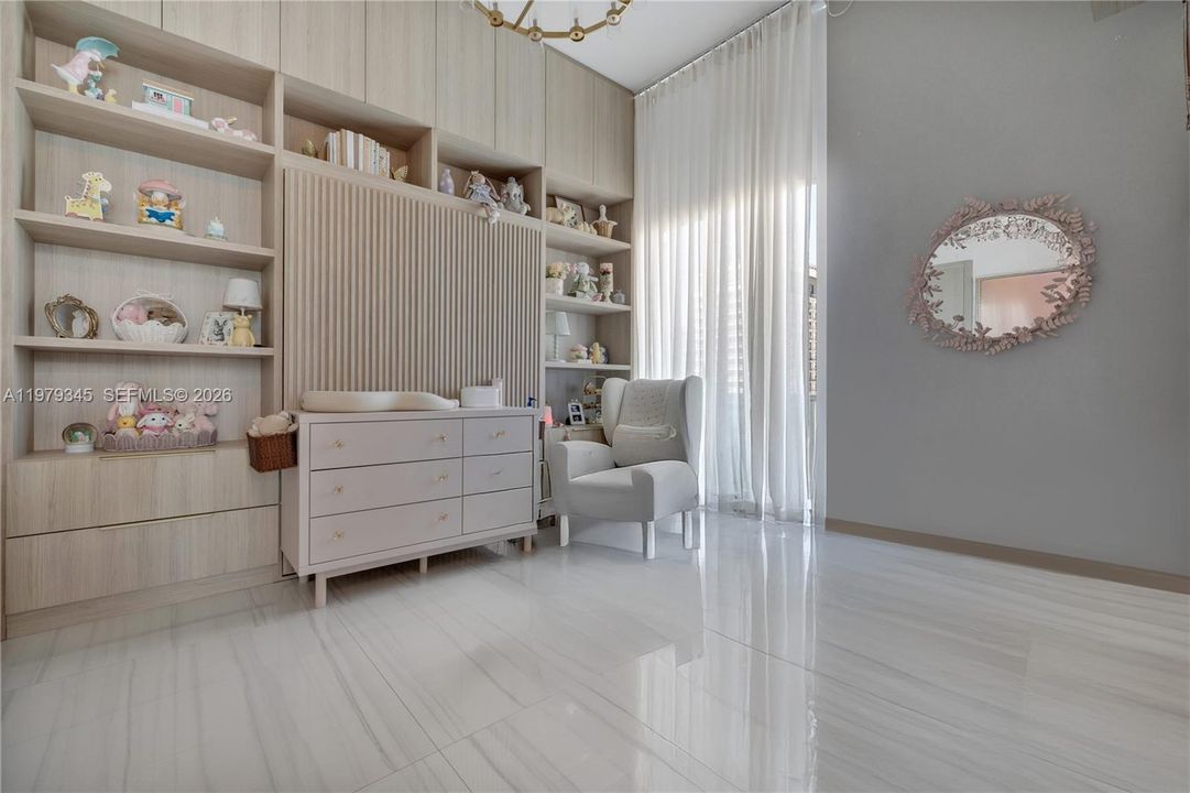 Active With Contract: $1,295,000 (2 beds, 2 baths, 1400 Square Feet)