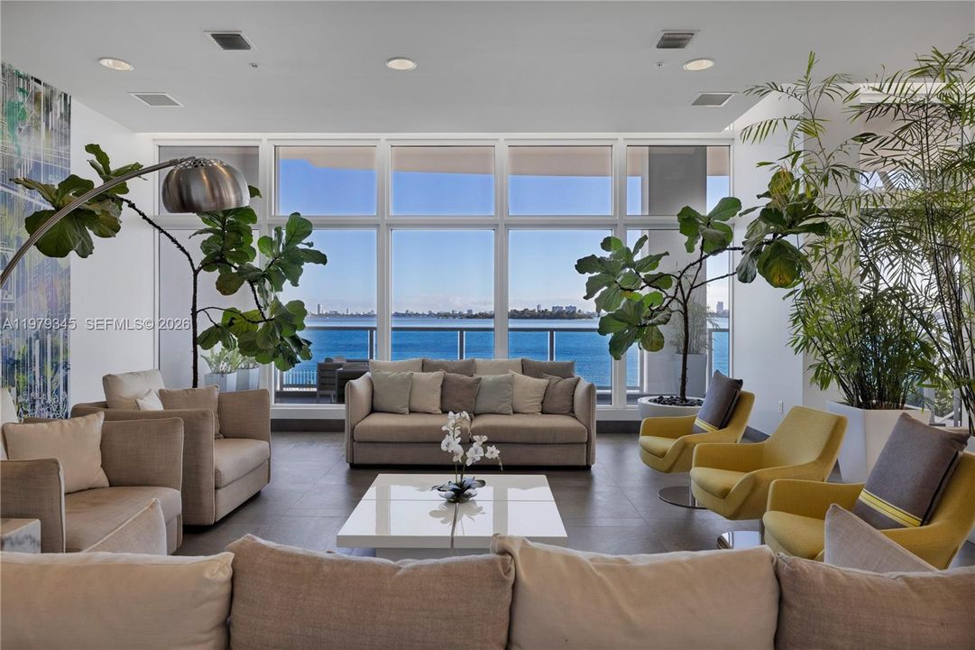 Active With Contract: $1,295,000 (2 beds, 2 baths, 1400 Square Feet)