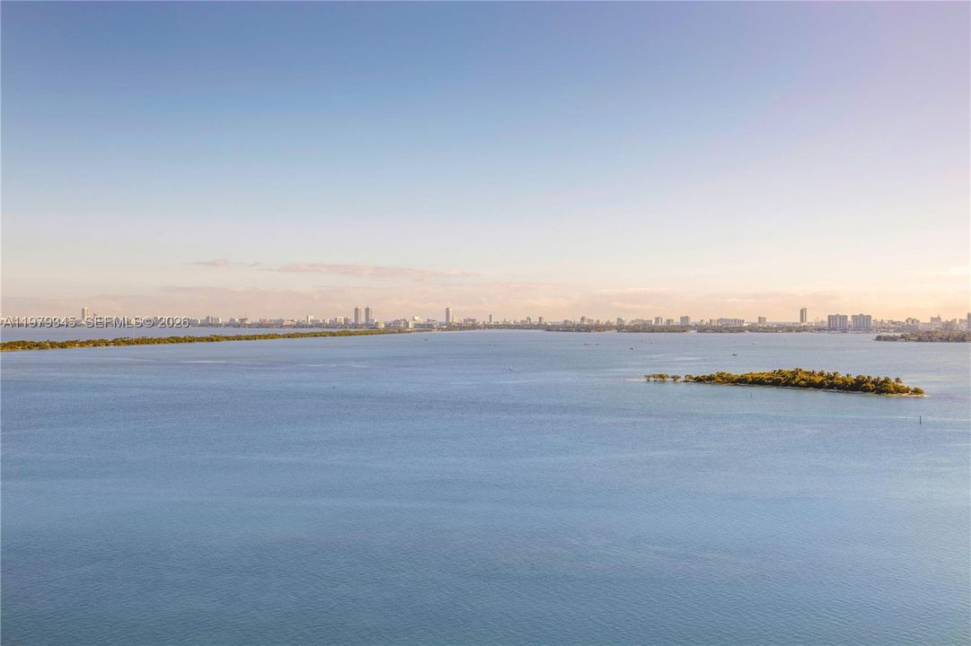 Active With Contract: $1,295,000 (2 beds, 2 baths, 1400 Square Feet)