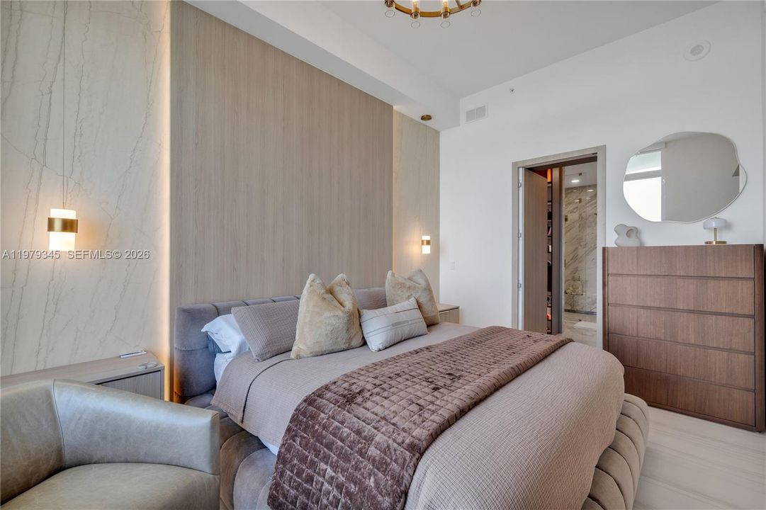 Active With Contract: $1,295,000 (2 beds, 2 baths, 1400 Square Feet)