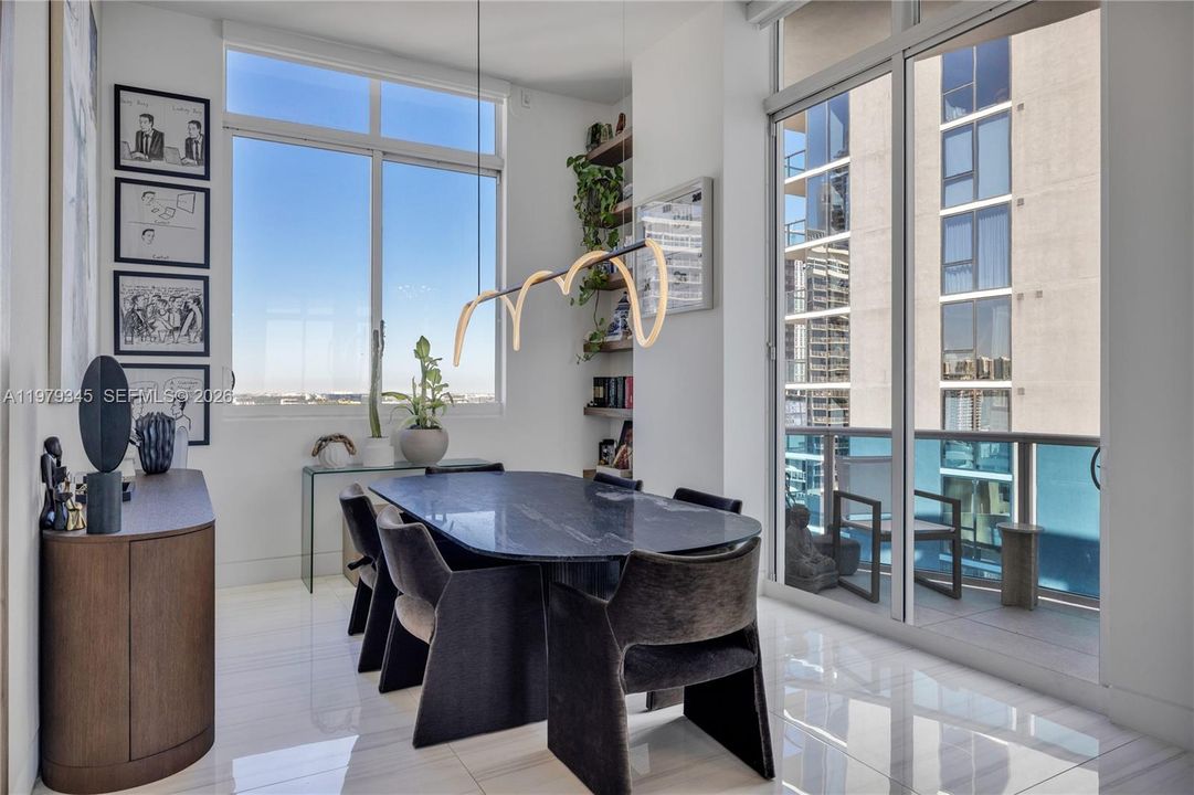 Active With Contract: $1,295,000 (2 beds, 2 baths, 1400 Square Feet)