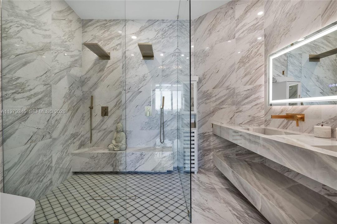 Active With Contract: $1,295,000 (2 beds, 2 baths, 1400 Square Feet)