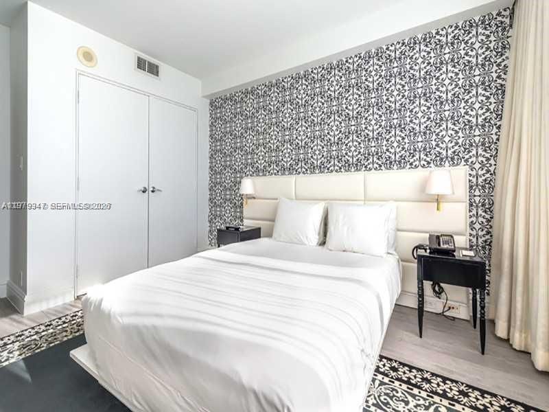 For Sale: $699,000 (2 beds, 2 baths, 1088 Square Feet)