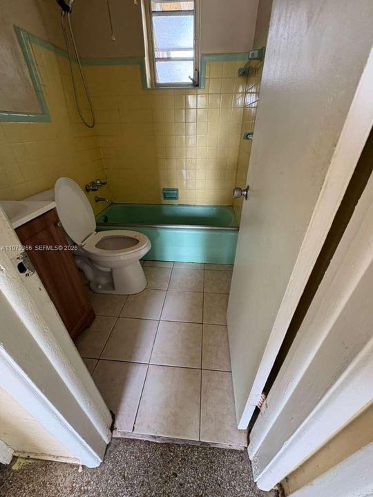 Activo con contrato: $349,000 (2 camas, 1 baños, 768 Pies cuadrados)