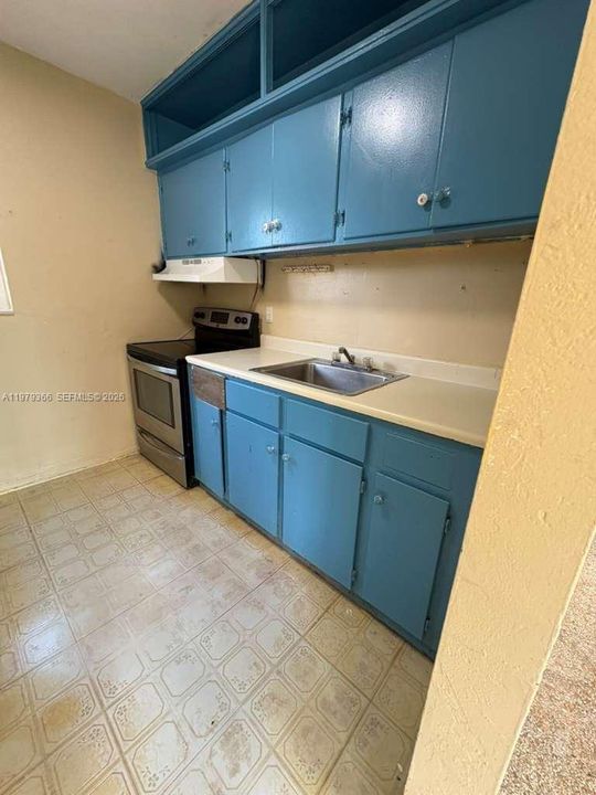 Activo con contrato: $349,000 (2 camas, 1 baños, 768 Pies cuadrados)