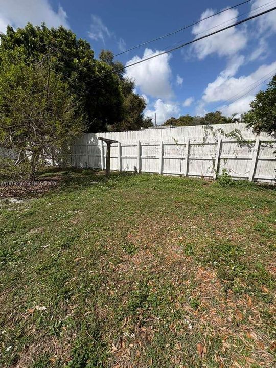 Activo con contrato: $349,000 (2 camas, 1 baños, 768 Pies cuadrados)