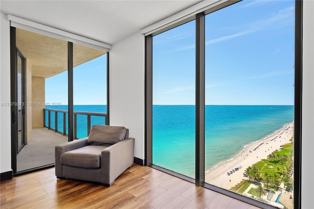 For Sale: $1,950,000 (3 beds, 3 baths, 2383 Square Feet)