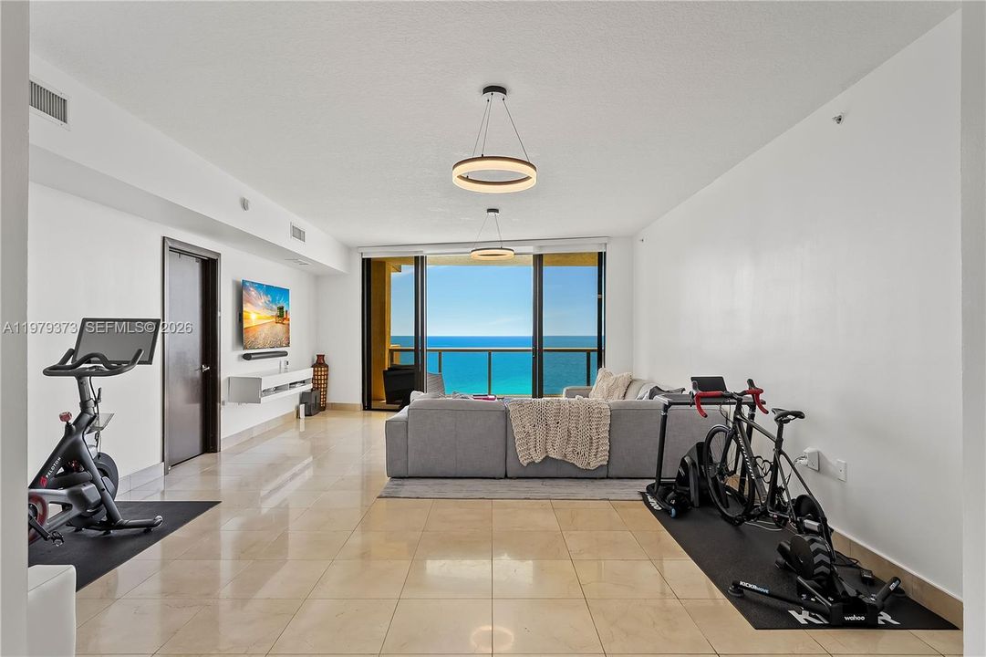 For Sale: $1,950,000 (3 beds, 3 baths, 2383 Square Feet)