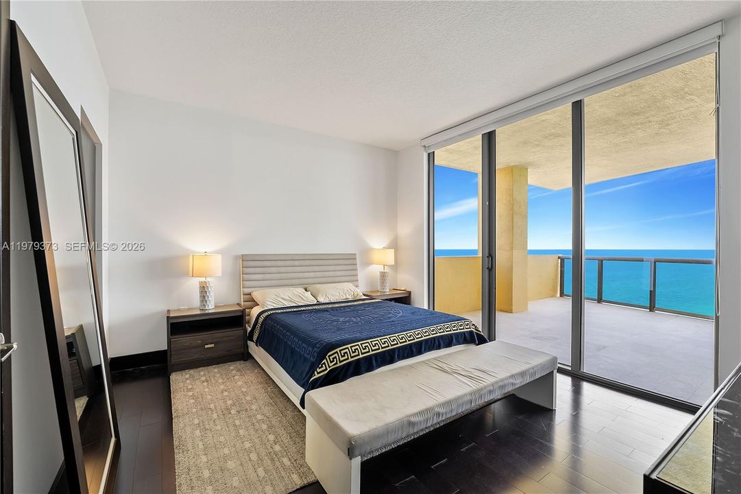 For Sale: $1,950,000 (3 beds, 3 baths, 2383 Square Feet)