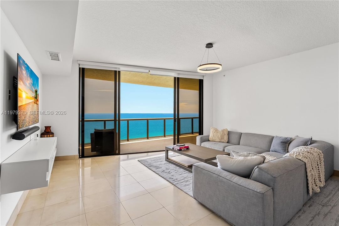 For Sale: $1,950,000 (3 beds, 3 baths, 2383 Square Feet)