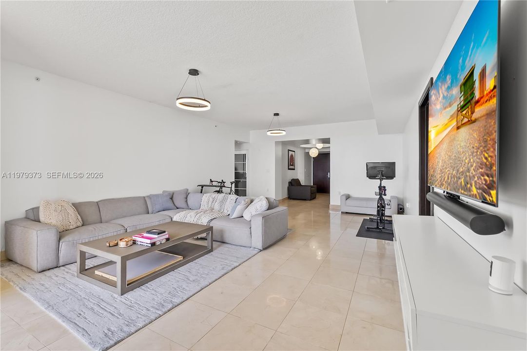 For Sale: $1,950,000 (3 beds, 3 baths, 2383 Square Feet)