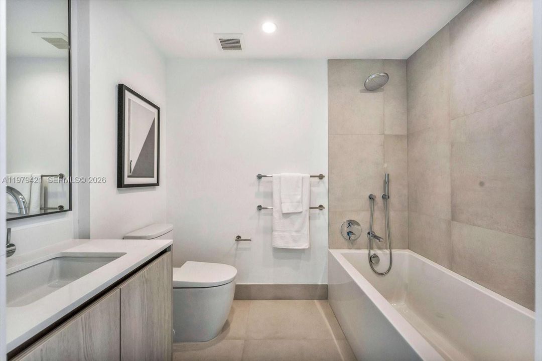 En Venta: $3,295,000 (3 camas, 3 baños, 1830 Pies cuadrados)