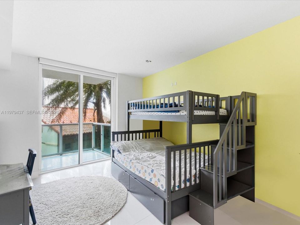 For Sale: $749,000 (3 beds, 2 baths, 1461 Square Feet)