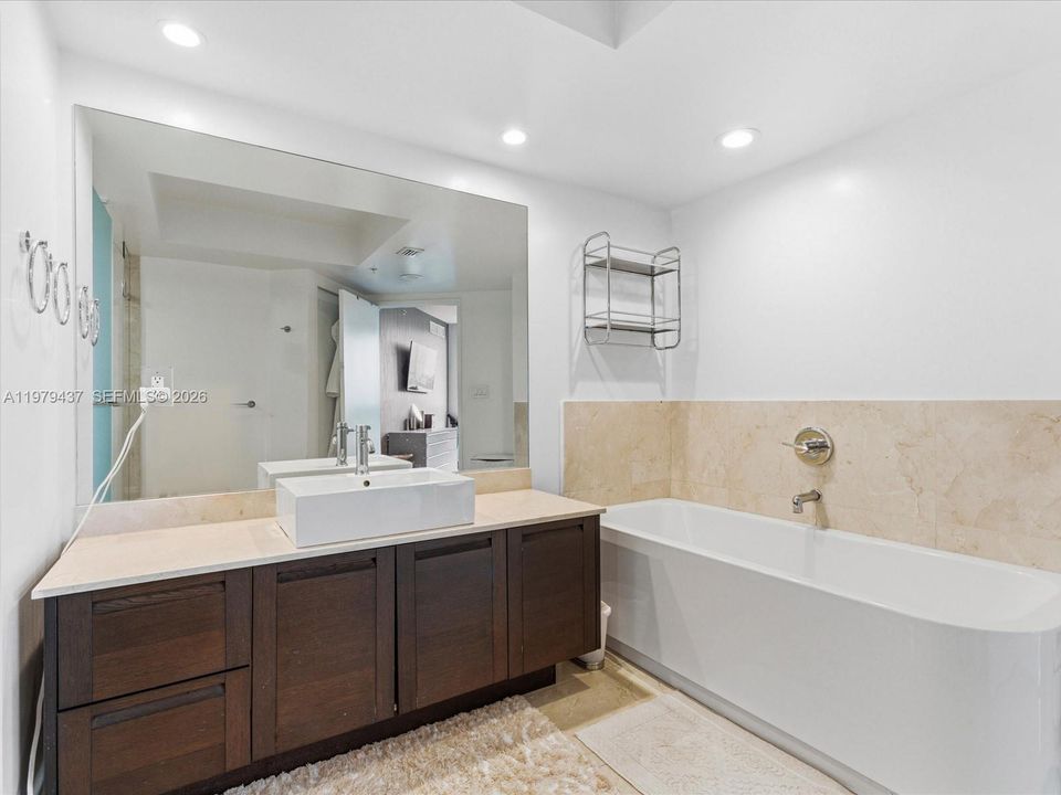 For Sale: $749,000 (3 beds, 2 baths, 1461 Square Feet)