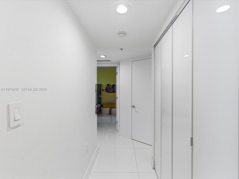 For Sale: $749,000 (3 beds, 2 baths, 1461 Square Feet)