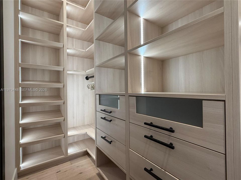 En Renta: $130,000 (5 camas, 5 baños, 5200 Pies cuadrados)