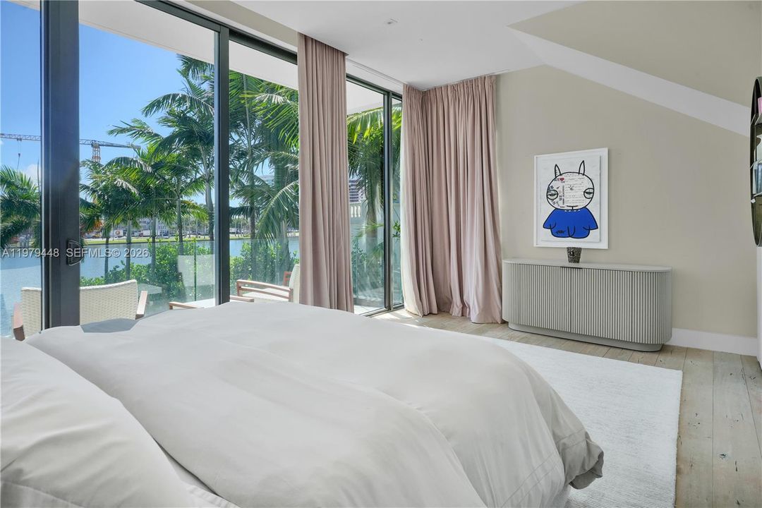 En Renta: $130,000 (5 camas, 5 baños, 5200 Pies cuadrados)