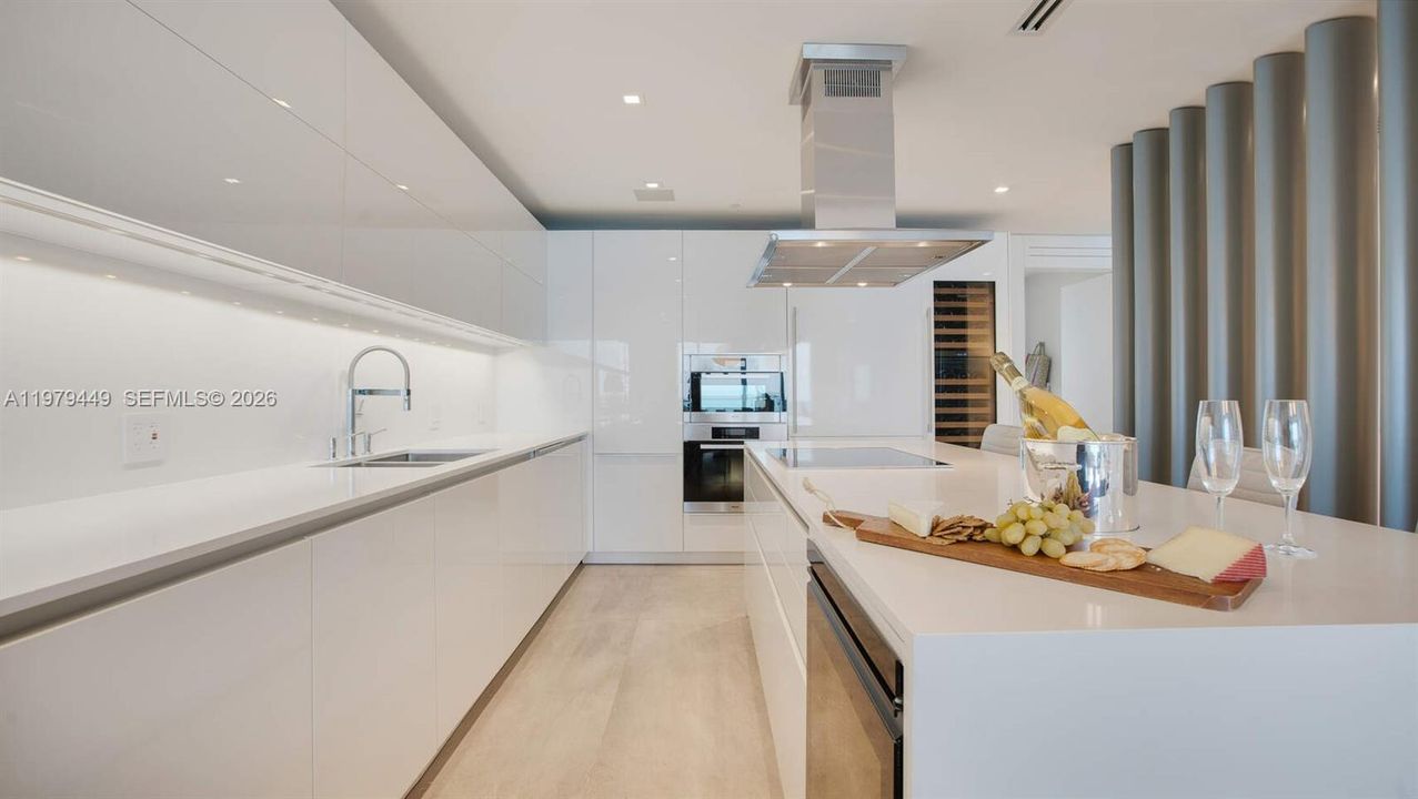 На продажу: $6,500,000 (3 спален, 4 ванн, 2257 Квадратных фут)