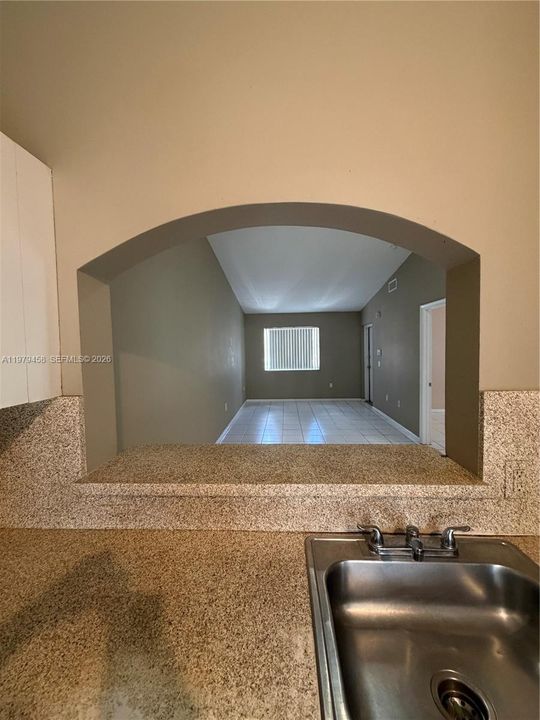 На продажу: $195,000 (2 спален, 2 ванн, 863 Квадратных фут)