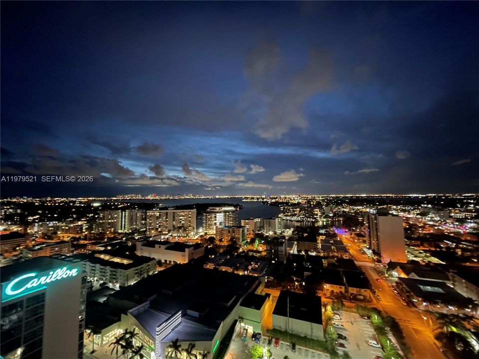 For Sale: $1,740,000 (2 beds, 2 baths, 1375 Square Feet)