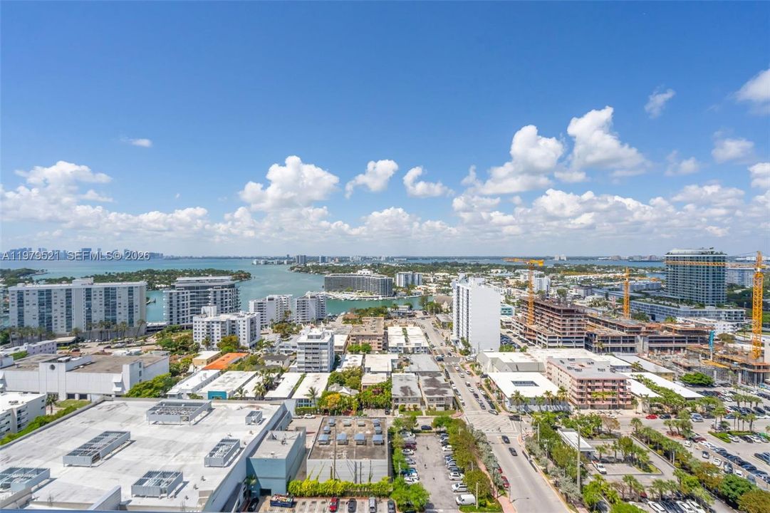 For Sale: $1,740,000 (2 beds, 2 baths, 1375 Square Feet)