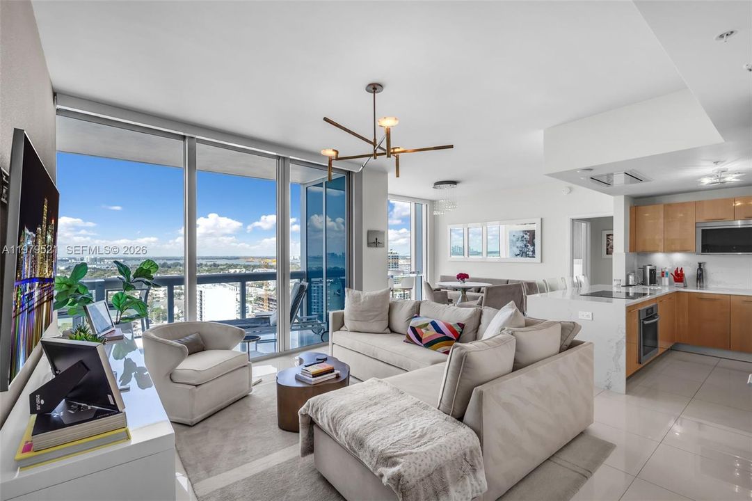 For Sale: $1,740,000 (2 beds, 2 baths, 1375 Square Feet)