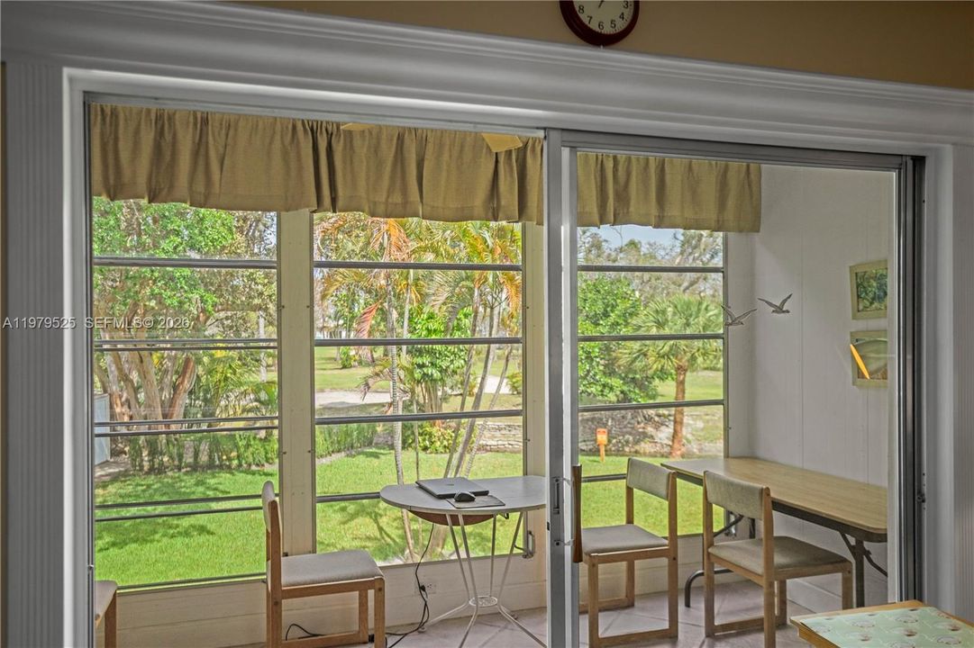 На продажу: $109,900 (2 спален, 2 ванн, 870 Квадратных фут)